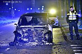 01-01-2019  Breda - Net voor winkelcentrum Heksenwiel is in de nieuwjaarsnacht een rijdende auto op de rondweg in brand gevlogen door vuurwerk. - Fotokrant