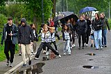 19-05-2026 Breda - Kinderen maakte er een spelletje van om over plassen te springen. - Fotokrant