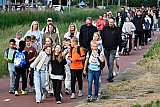 22-05-2025 Breda - Tijdens de avondvierdaagse lopen mensen de scholenroute door de Haagse Beemden.  - Fotokrant