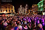 14-12-2018 Breda - Zangeres Maan zorgde voor een gevulde Grote Markt. - Fotokrant