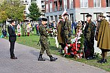 29-10-2022 Breda - Loco burgemeester Arjen van Drunen liet uit naam van de gemeente een Poolse militair een krans leggen bij het monument van de bevrijding van Breda. - Fotokrant