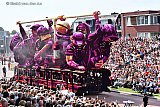 03-09-2023 Breda - Dystopia van buurtschap Klein Zundert is de winnaar van de 3e prijs van het bloemencorso.  - Fotokrant