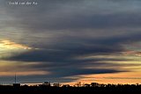 04-03-2024 - Terheijden - De rookwolk trok over de woonwijk Haagse beemden richting de Grote Kerk van Breda. - Fotokrant