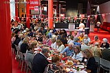05-05-2026 Breda - In het Chasse Theater konden inwoners een gratis Vrijheidsmaaltijd nuttigen. - Fotokrant