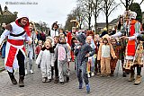 21-02-2020 Ulvenhout - De jongste waren Nie te Houwe en werden met kippegaas bijelkaar gehouwen. - Fotokrant