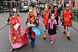 15-02-2020  Breda - In de binnenstad is door verschillende groepen carnavalsvierders meegedaan aan de Carnavalswandeling. - Fotokrant
