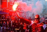 06-07-2024 Breda -  Bengaals vuurwerk tijdens het kijken naar het EK duel Nederland - Turkije in De Oranjestraat van Breda.  2-1. - Fotokrant