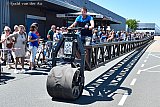 03-06-2023 Breda - De langste fiets ter wereld reed voor een recordpoging in Breda. Hij is 54 meter lang en weegt ruim 3 ton. Hij is gebouwd in Prinsenbeek. Het voormalige record stond op naam van Australie. - Fotokrant