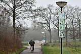 27-01-2020 Ulvenhout -  Op een lantaarnpaal staan dubbele nummers van een fietsroute. - Fotokrant