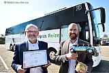 29-03-2019 De stad Breda heeft de Gouden Bus Award ontvangen omdat het de meest duurzame en veilige touringcar vriendelijke beleid van het land heeft. De prijs werd op Busstation Breda- Prinsenbeek in ontvangst genomen door wethouder Boaz Adank. - Fotokrant