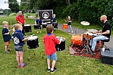 19-06-2021 Breda - Kinderen vermaakte zich door mee te doen aan een drumsessie.Opvallend was dat niet heel veel buurtbewoners naar de Asterdplas waren gekomen. - Fotokrant