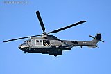 27-06-2026 Breda - Een Cougar helikopter van de luchtmacht vliegt met open deur tijdens oefening aan de rand van de Haagse Beemden.  - Fotokrant