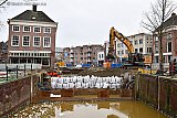 28-02-2024  Breda - Het lijkt erop dat men de haven aan het dempen is.  Het gaat echter alleen om het stuk waar de Tolbrug is verwijderd. - Fotokrant