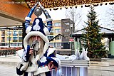 16-12-2023 Breda - Na de kerstman liet de ijskoning van zich horen. Prachtige kerstliederen zong hij nabij het watertheater in de Haagse Beemden. - Fotokrant