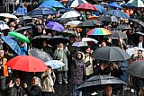14-05-2026 Breda - Onder de paraplus zaten de echte jazzliefhebbers die de regen trotseerde om de muziek te horen. - Fotokrant