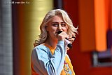 27-04-2026 Breda -  Bente tijdens haar optreden. - Fotokrant