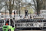 20-04-2021 Breda - Na het afblazen van het fieldlab test-event is het 538 Oranjedag podium weer afgebroken. De podiumbouwers zitten met een dubbel gevoel. Na een jaar mochten ze eindelijk weer aan de slag en nu moest het opgebouwde weer worden afgebroken. 
 - Fotokrant