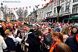 09-02-2025 Breda - Prins Driekus dn Tweejde tijdens het klunen in het feestgedruis op een op het oog volle Grote Markt. - Fotokrant