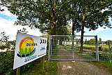 14-08-2023 Prinsenbeek - Het is eindelijk mooi weer en nu is zwembad De Kuil in Prinsenbeek dicht omdat er geen badmeester beschikbaar is. Men is met spoed opzoek naar een badmeester.  - Fotokrant