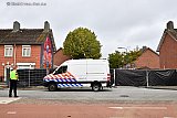 30-09-2020  Breda - Agenten deden uren onderzoek bij de auto die volledig afgeschermd was met ondoorzichtige hekken.De automobilist is bij het ongeval overleden. - Fotokrant