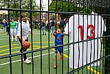 07-05-2023 Breda - Burgemeester Paul Depla heeft een basketbalveldje geopend als nagedachtenis voor de in 2019 doodgestoken tiener Megan . Megan (15) was liefhebber van basketbal en haar nr 13 t-shirt hing onder de basket.   - Fotokrant