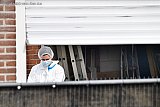 09-04-2019 Breda - Achter de schermen vind in en buiten bij de garageboxen een uiterst nauwkeuring onderzoek naar sporen plaats. - Fotokrant