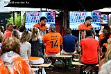 27-06-2021 Breda - Het EK kijken mag weer op het terras. Nederland -Tsjechie kijken oranjefans op het terras van Boerke Verschuren in t Ginneken. - Fotokrant