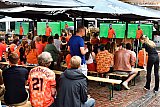 27-06-2021 Breda - De oranjefans hadden volop keus op welk scherm ze de afgang van oranje wilde bekijken. - Fotokrant