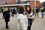 30-01-2020 Breda - Opnieuw staakt het onderwijs In de stad . Boze juffen en meesters gaan de straat op om flyers uit te delen en om winkelende mensen uit te leggen waarom ze staken. - Fotokrant