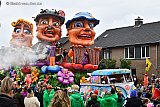 11-02-2024 Prinsenbeek - De rokende  carnavalswagen van CV De Buksen.  Meej Karnaval is alles Flouwer . - Fotokrant