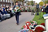 26-10-2019 Breda - Burgemeester Paul Depla heeft aan de Parade bij de plaquette van de 1e Poolse Pantser divisie een krans gelegd voor de omgekomen bevrijders van Breda. - Fotokrant