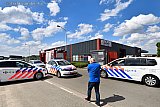 24-04-2019 Breda - De politie is massaal uitgerukt naar een loods met krakers in Breda Noord. - Fotokrant