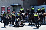 08-06-2023 Breda - Er deden heel wat politieagenten mee aan de oefening. Ook was er ondersteuning van politie te paard. - Fotokrant