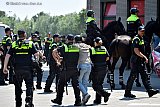 08-06-2023 Breda - De politie heeft rond het NAC stadion een oefening gehouden waarbij voetbalsupporters werden aangehouden. - Fotokrant
