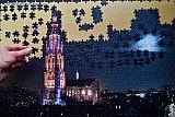 19-06-2020 Breda - Tijdens de lockdown vanwege het Coronavirus is er veel gepuzzeld door mensen die thuis zitten. Onlangs  werd deze nieuwe puzzel van Breda bij maanlicht speciaal vanwege de Coronacrisis uitgebracht. - Fotokrant
