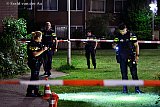 28-06-2022 Breda - De politie zoekt na middernacht naar sporen nadat er een schietpartij is gemeld aan de Vincent van Goghstraat. Omstanders zeggen 3 schoten gehoord te hebben. - Fotokrant