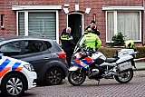 27-12-2018 Breda - Opnieuw is de wijk Heuvel opgeschrikt door een steekpartij in een woning. De politie heeft een aanhouding verricht en doet onderzoek naar het misdrijf. - Fotokrant