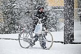 05-01-2026 Breda - Voor fietsers was de zware sneeuwbui afzien. - Fotokrant
