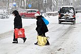 07-01-2026 Breda - Ondanks het slechte weer en de vele sneeuw moeten er toch boodschappen gedaan worden. - Fotokrant