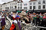 16-11-2024 Breda - Sinterklaas is  in een open koets in de binnenstad aangekomen. De goed heiligman maakte een rondrit door de binnenstad.  - Fotokrant