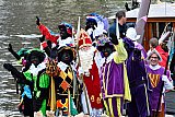 16-11-2019 Breda - Nadat de boten met de zwarte pieten de haven binnen gevaren waren volgde ook de boot met daarop sinterklaas. - Fotokrant