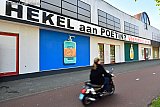 03-05-2022 Breda -Schilder Vlemmix steekt zijn woede over de inval in de Oekraine niet onder stoelen of banken. Maar uit deze middels een groot spandoek. - Fotokrant
