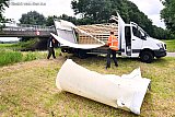 08-06-2019  Terheijden - Net buiten het kerkdorp heeft een chauffeur de hoogte van zijn truck verkeerd ingeschat en het viaduct geramd. Daarbij is zijn opbouw compleet vernield. - Fotokrant
