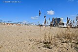 02-04-2023 Breda De enorne hoeveelheid zand die boven op de bietenbak is  gestort vormt op loopafstand van het centrum een prachtig strand om te gaan zonnen of te picknicken. - Fotokrant