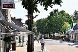 25-07-2019 Ulvenhout - Nederland heeft te maken met extreme temperaturen. In kerkdorp Ulvenhout steeg het kwik tot wel 40 C en was het stil op straat.
 - Fotokrant
