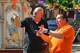 24-05-2026 Breda - Op 1e Pinksterdag hebben Harry Vermeegen en Stef Ekkel ivm met het WK voetbal filmopname gedraaid in de Oranjestraat. - Fotokrant