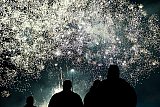 31-12-2022 Breda - Nog voor middernacht was er al enorm groot vuurwerk te zien op verschillende plekken in de stad. Voor 110 miljoen is er in Nederland aan vuurwerk de lucht ingeschoten. Voor de coronacrisis was dit 70 miljoen. - Fotokrant