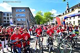 12-05-2022 Breda - Alvorens van start te gaan leveren kinderen tijdens een muzikaal optreden een bijdrage  door te bellen. - Fotokrant