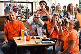 07-07-2019 Breda - De Oranje Leeuwinnen zijn op het WK voetbal door Amerika verslaan. Teleurstelling bij Bredase oranjefans na de 1e goal. - Fotokrant