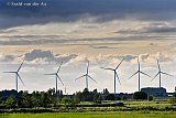 27-07-2023 Breda - Het prachtige aanzicht van de polder ten noorden van de stad is door de plaatsing van enorme windmolens flink veranderd. - Fotokrant